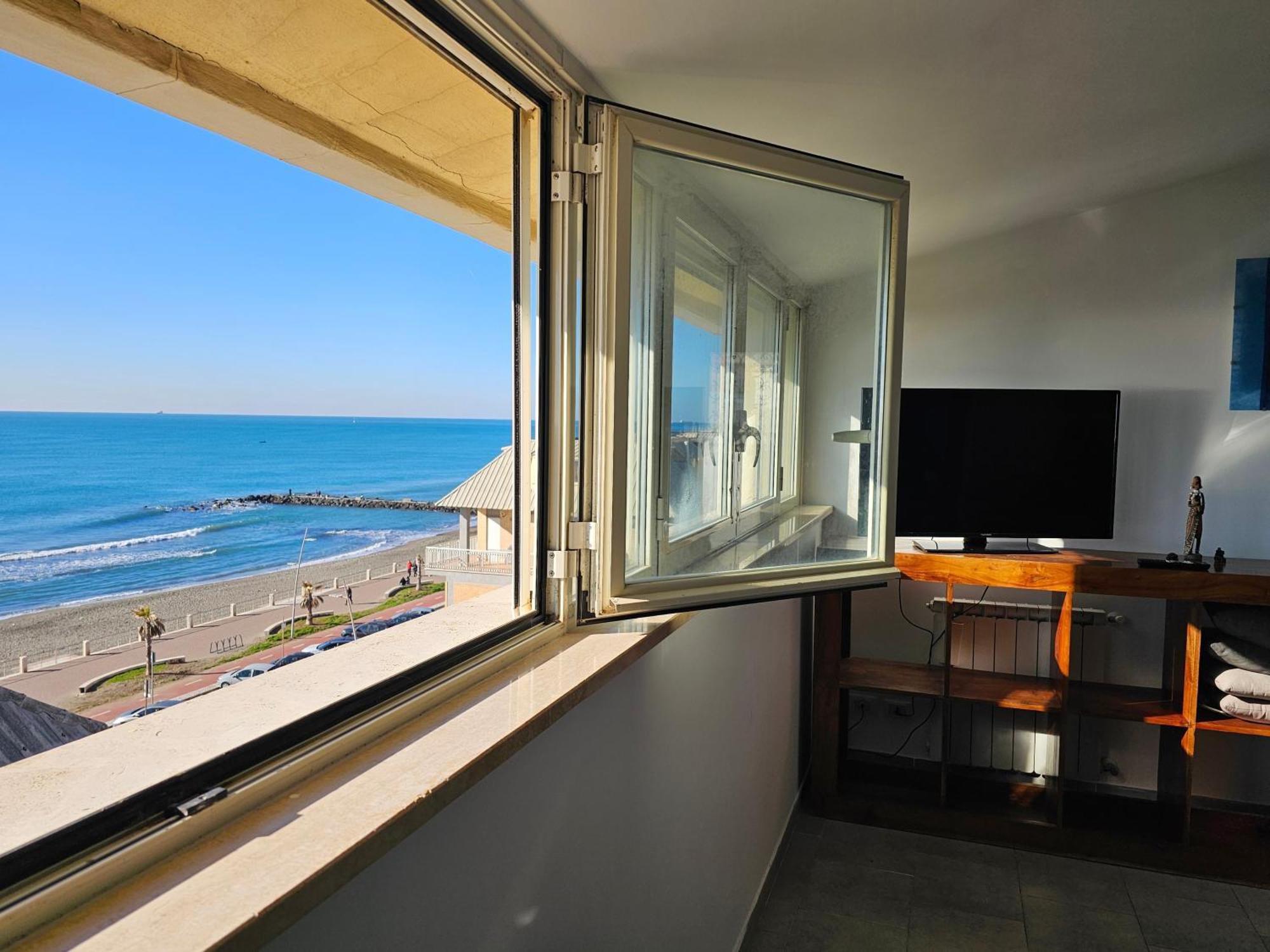 Attico Granelli Di Sabbia Apartment ลิโด ดิ ออสเตีย ภายนอก รูปภาพ